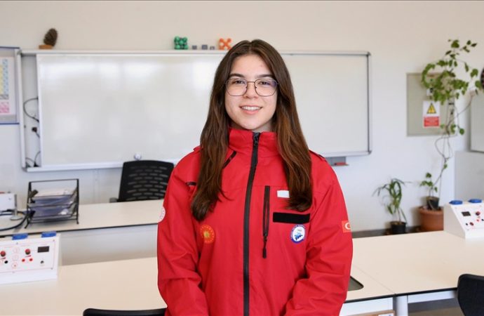 Liseli Elif gıda ambalajı projesiyle TÜBİTAK’ın Kutup seferine katıldı