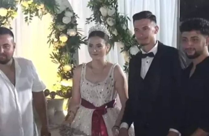 Gelin ve damada ‘buzağı taktılar’