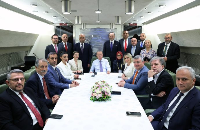 Erdoğan uçakta konuştu: ‘İmralı her türlü desteği veriyor’