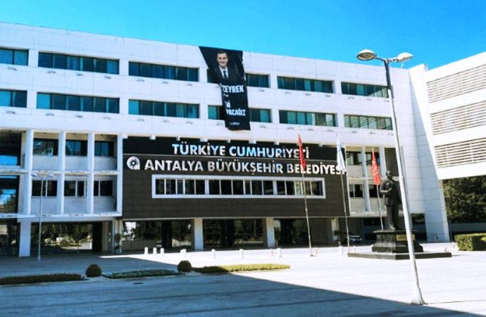 Antalya Büyükşehir Belediyesi’ne yeni operasyon: Üç kişi gözaltına alındı