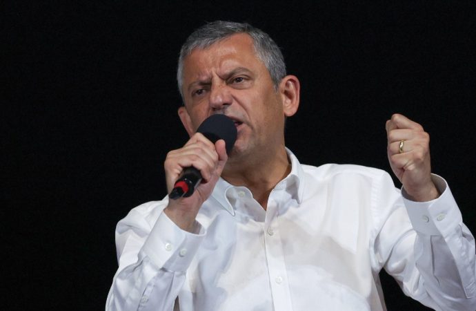 Özel’den Barrack’a tepki: Bunlara pabuç bırakmayacağız