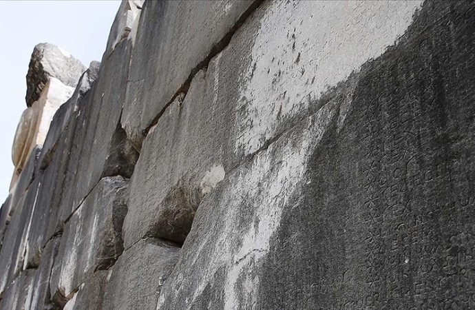 Latince yazıtları çözecek yapay zeka aracı geliştirildi