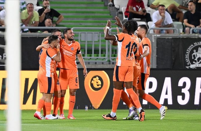 Başakşehir sezona galibiyetle başladı
