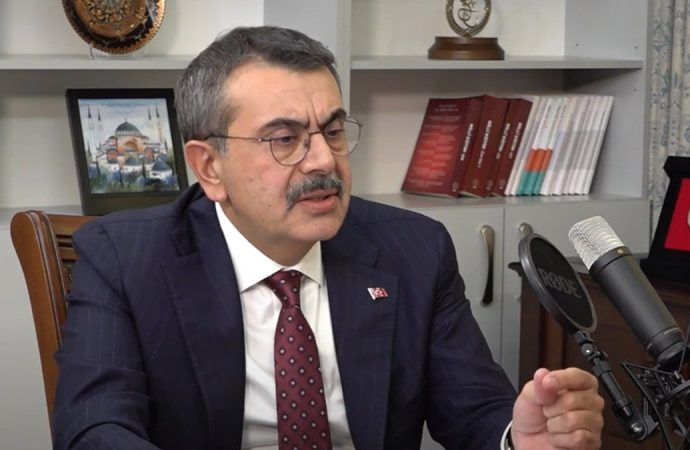 Bakan Tekin’den lapsus: LGS’de soruları bizim imam hatipliler hazırladı