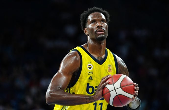 Phoenix Suns, Nigel Hayes-Davis’i kadrosuna kattı