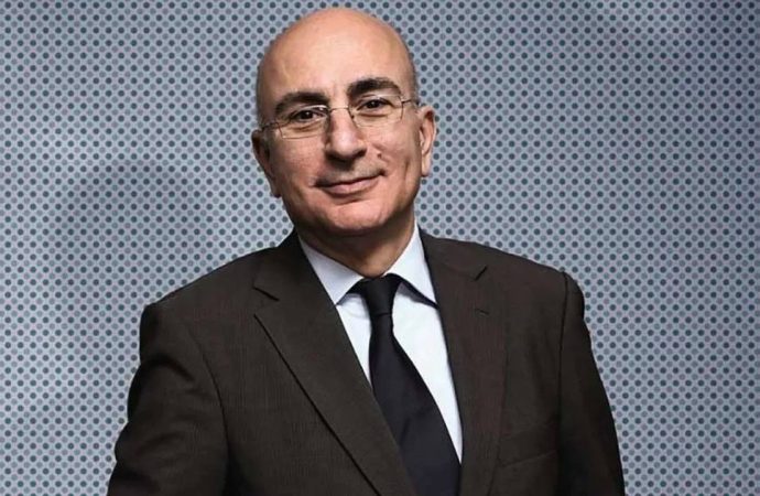 Mahfi Eğilmez: Eskiden fakir ama mutluyduk, umudumuz vardı!