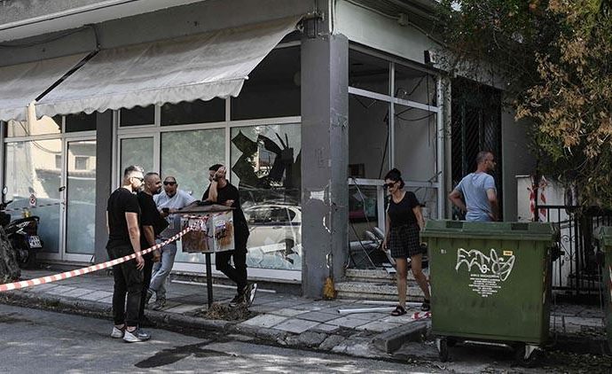 Komşuda şiddetli patlama: En az üç kilo patlayıcı kullanıldı
