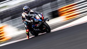 Toprak Razgatlıoğlu Superbike Macaristan ayağının ilk yarışını kazandı