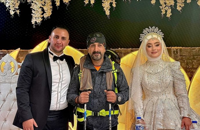 Ağrı Dağı’ndan düğüne yetişti: İki günlük zirve inişini sekiz saatte yaptı