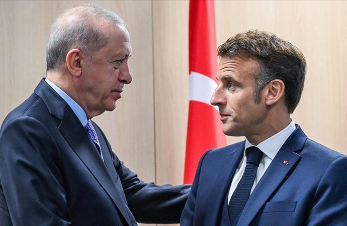 Erdoğan, Macron’u Filistin için tebrik etti