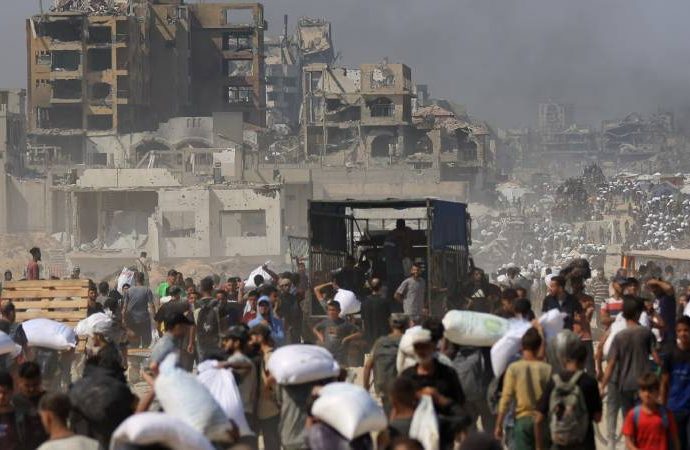 İsrail operasyonları günde 10 saat durduracak, yardım havadan ulaştırılacak