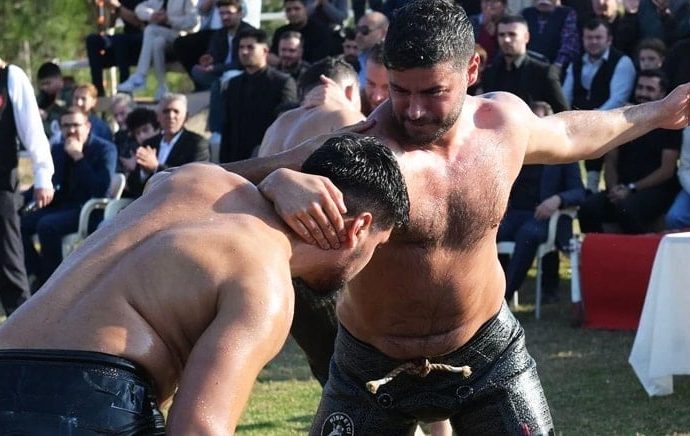 Pehlivan rolü için 20 kilo almıştı, eşinin isteğiyle düne döndü