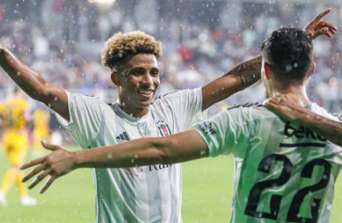 Veda etti: “En büyük Beşiktaş” diyerek gitti