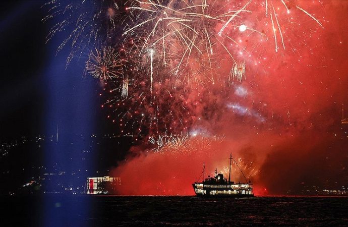 İstanbul’da havai fişek ve meşale satış ve kullanımı yasaklandı