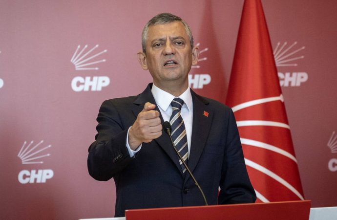 Özgür Özel’den komisyon şartı: Ya eşit üyelik ya nitelikli çoğunluk