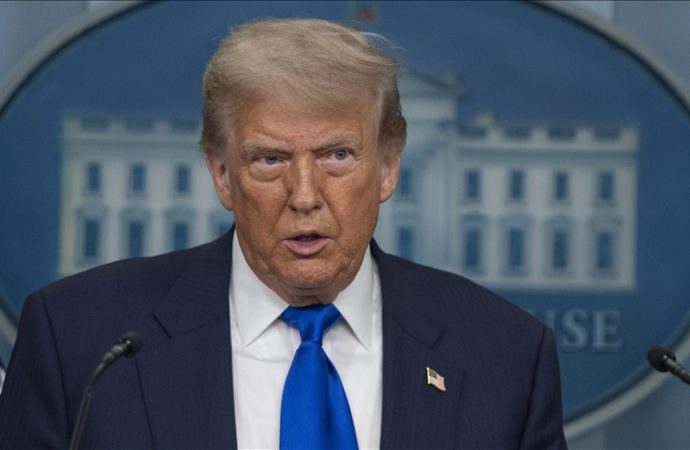 Trump, Hindistan’a yüzde 25 vergiye ek olarak BRICS ve Rusya cezası kesecek