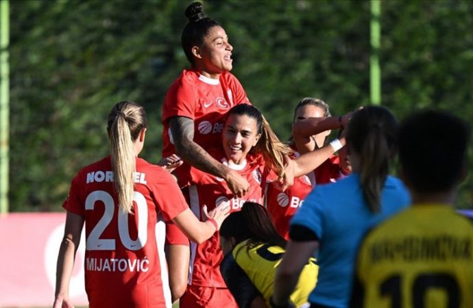 ABB FOMGET kadın futbol takımı Neftçi’yi 2-0 mağlup etti