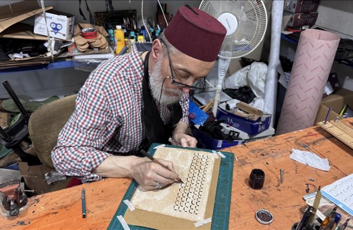 Parkinsona hat sanatıyla direniyor