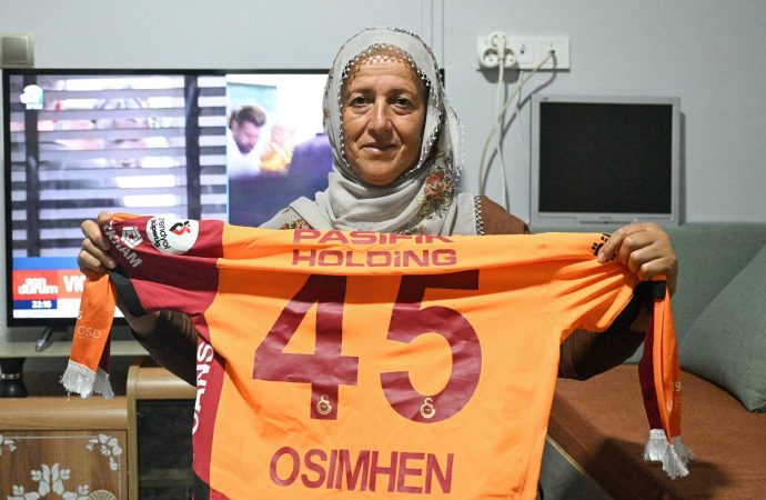 Osimhen’e Neslihan Teyze  de çok sevindi: Ona Kayseri mantısı yedireceğim