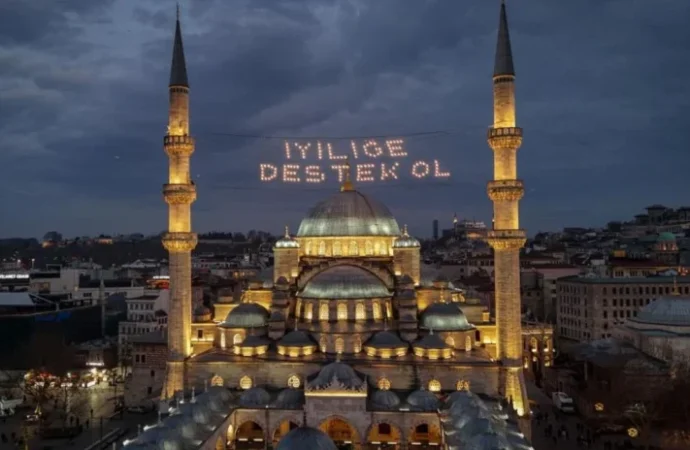 Camiye cemaat çekmek için kutuplaşmadan medet uman Diyanet