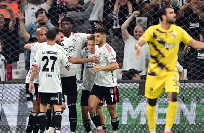 Beşiktaş galibiyeti 90+6’da kurtardı, taraftardan tepki var