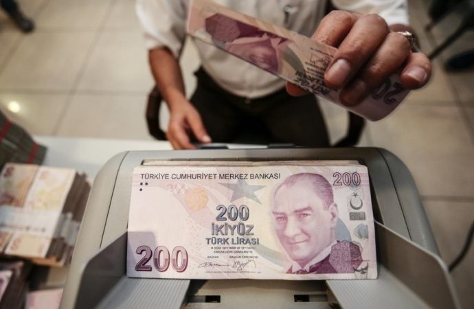 TL mevduat kısa vadeye park etti