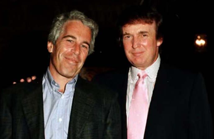 FBI Trump’ın ismini ‘gizlilik gerekçesiyle’ Epstein dosyalarından silmiş