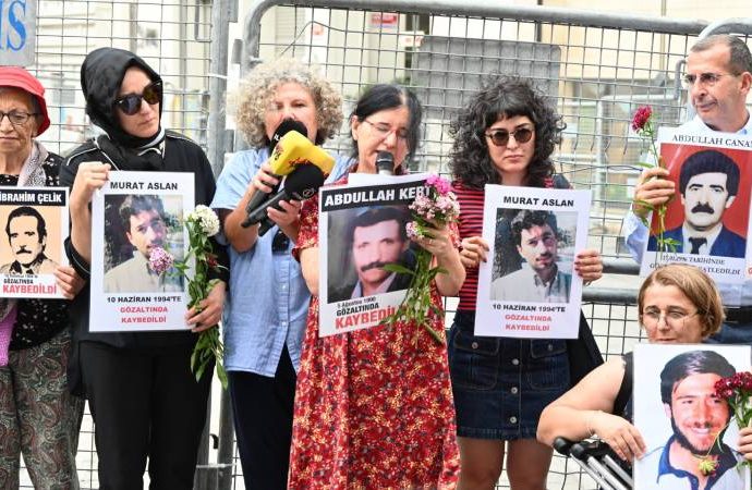 Cumartesi Anneleri 1062. haftada komisyona Murat Aslan’ı hatırlattı: Kemikleri bulundu ama failleri yargılanmadı