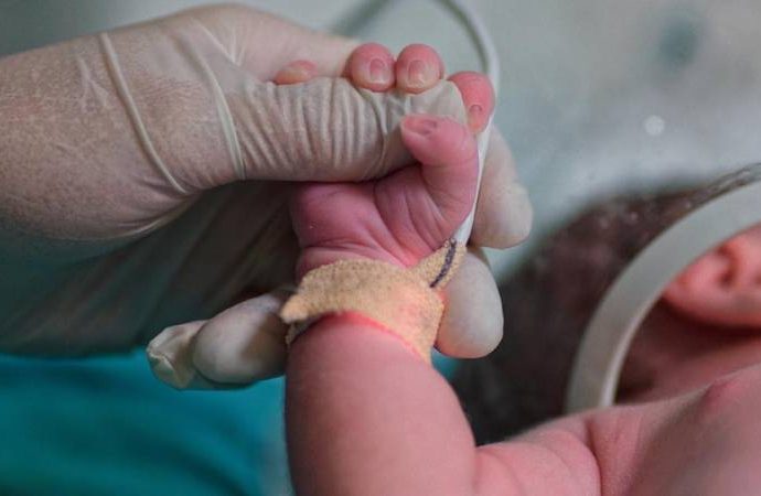 Çocuk satın alan doktor: Ona bir gelecek vermek istedim