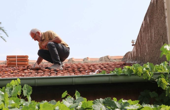 Kayseri’de öğrencilerin roketi evin çatısına düştü