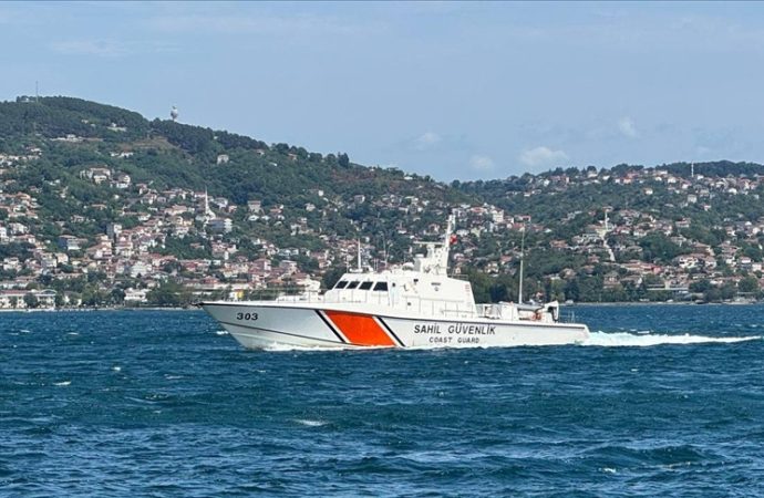 Beykoz açıklarında tekne alabora oldu, bir kişinin cansız bedenine ulaşıldı