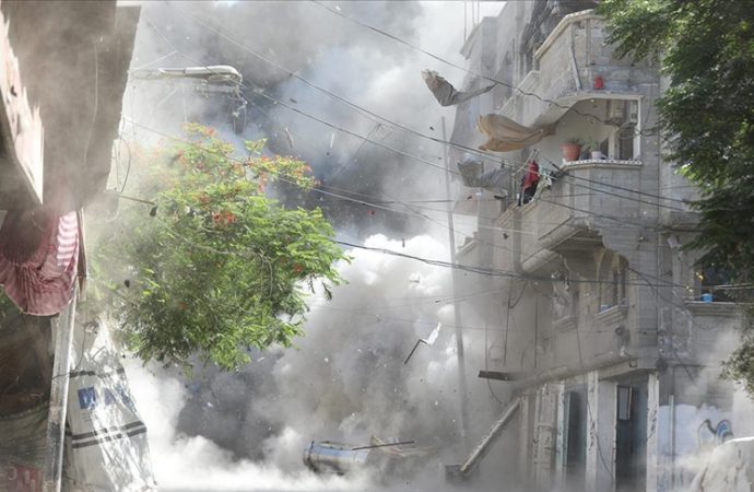 İsrail Filistin Kızılayı’nın karargahını bombaladı
