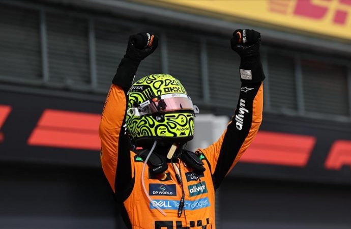 Lando Norris yarışa asılıyor