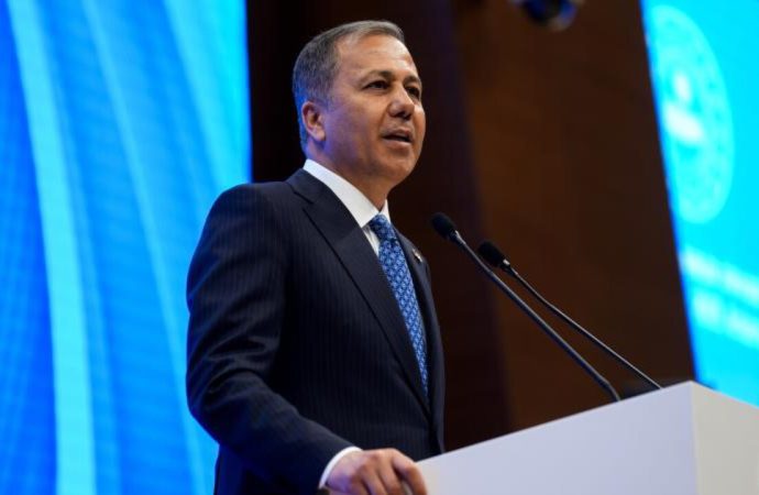 Bakan Yerlikaya: 57 sahte diploma, 108 sahte ehliyet tespit edildi