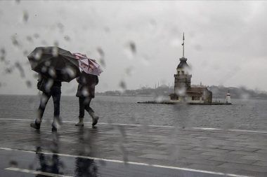 20 il için sağanak uyarısı: Prof. Dr. Şen İstanbul için saat verdi