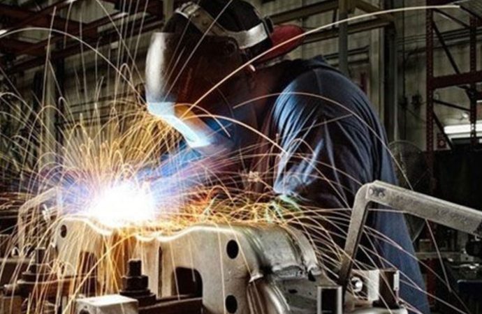 TÜİK: Sanayi üretimi 16 ayın en yükseğinde