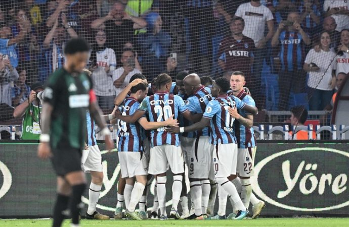 Trabzonspor, sahasında Kocaelispor’u yendi