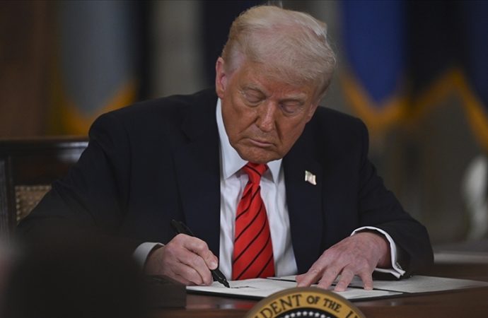 Trump yine erteledi: Çin’e vergi 90 gün daha askıda