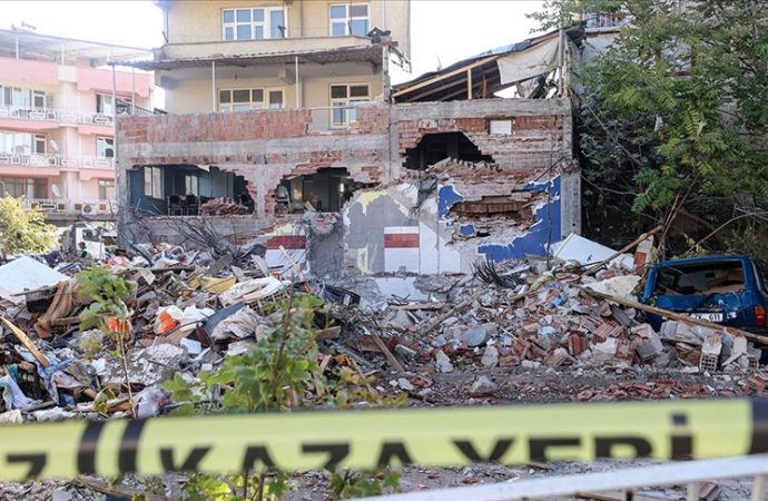 Sındırgı depreminin ardından: Üç dakikada bir sarsıntı oldu