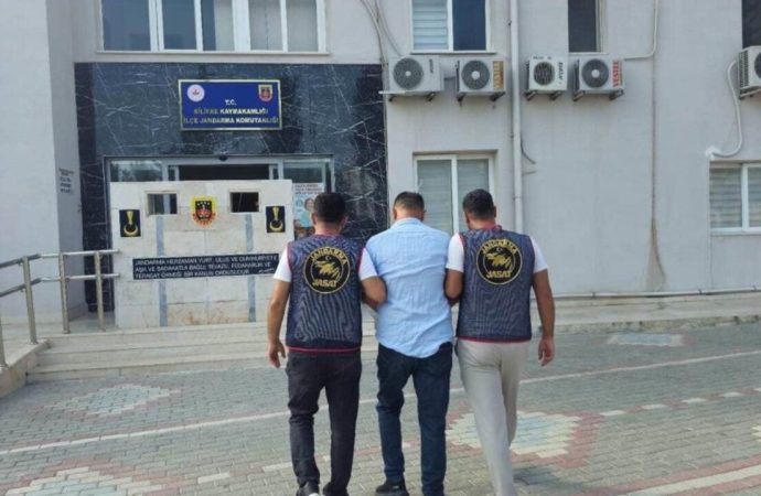 Kırmızı bültenle aranıyordu, Mersin’de yakalandı