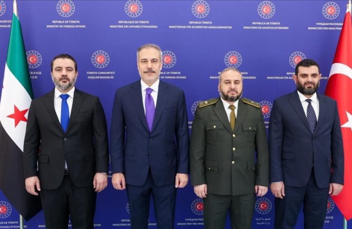 Dışişleri Bakanı Fidan YPG’yi uyardı: Suriye’den beklediğiniz sonuç çıkmaz