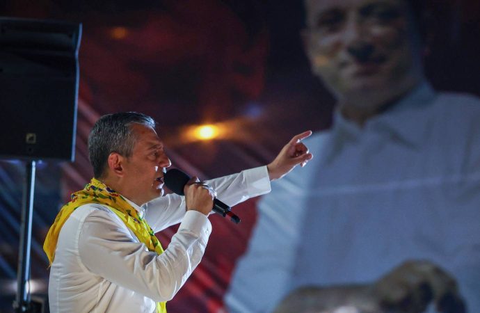 Özgür Özel: Topuklu Efe topukları yağlamış, kaçıyor
