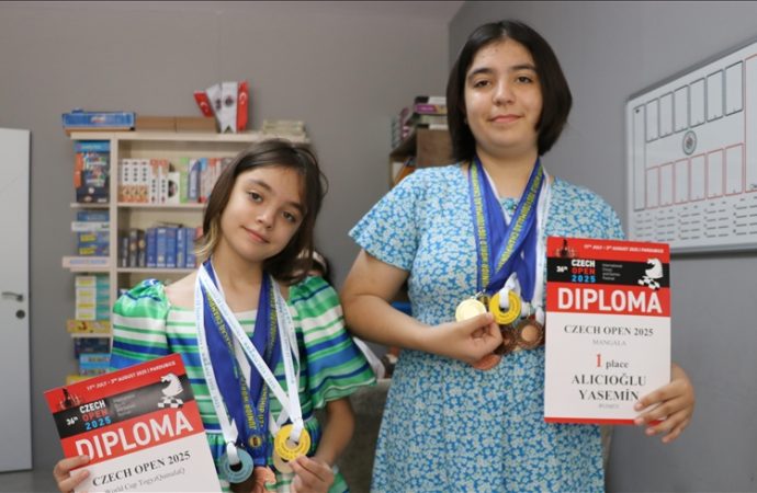 Belki adını bile duymadığınız iki oyunda dünya şampiyonu oldular