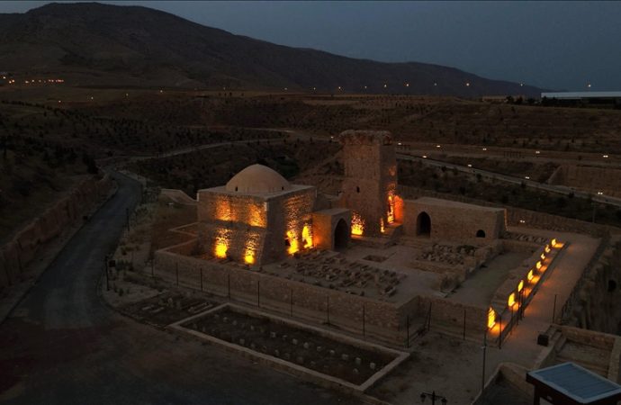 Hasankeyf ilçesi ziyaretçi bekliyor: Ama akşam serinliğinde gelin
