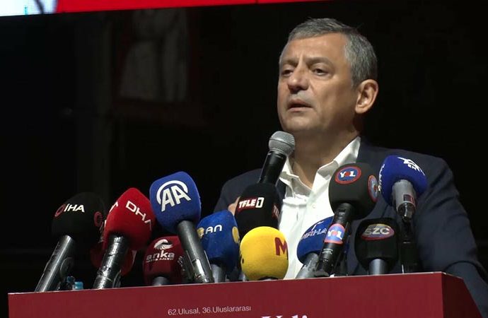 Özgür Özel: Güvendiğin padişahın, o da bir gün devrilir