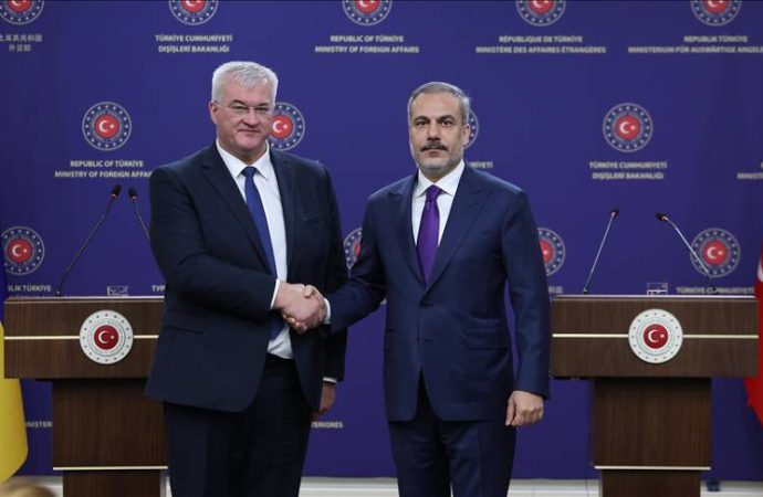 Fidan’ın telefon trafiği: Rus ve Ukraynalı mevkidaşlarıyla görüştü