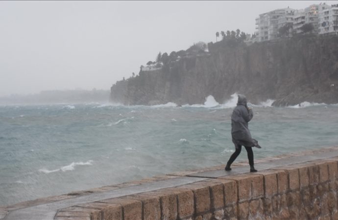 Meteorolojiden Batı Akdeniz için fırtına uyarısı