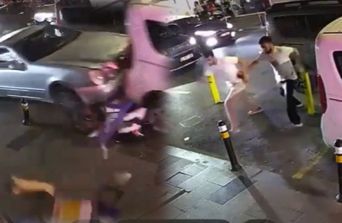 Yedi araca çarptı, iki kişi ölümden son anda kurtuldu