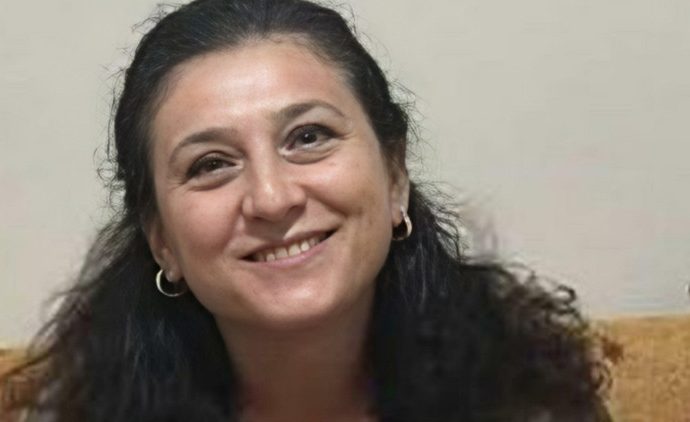 Ayşe Ebe minibüsün açılan kapısından düşerek öldü
