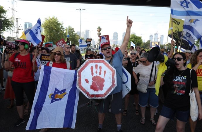 İsrailliler Netanyahu’nun Gazze işgali kararına karşı genel greve gitti
